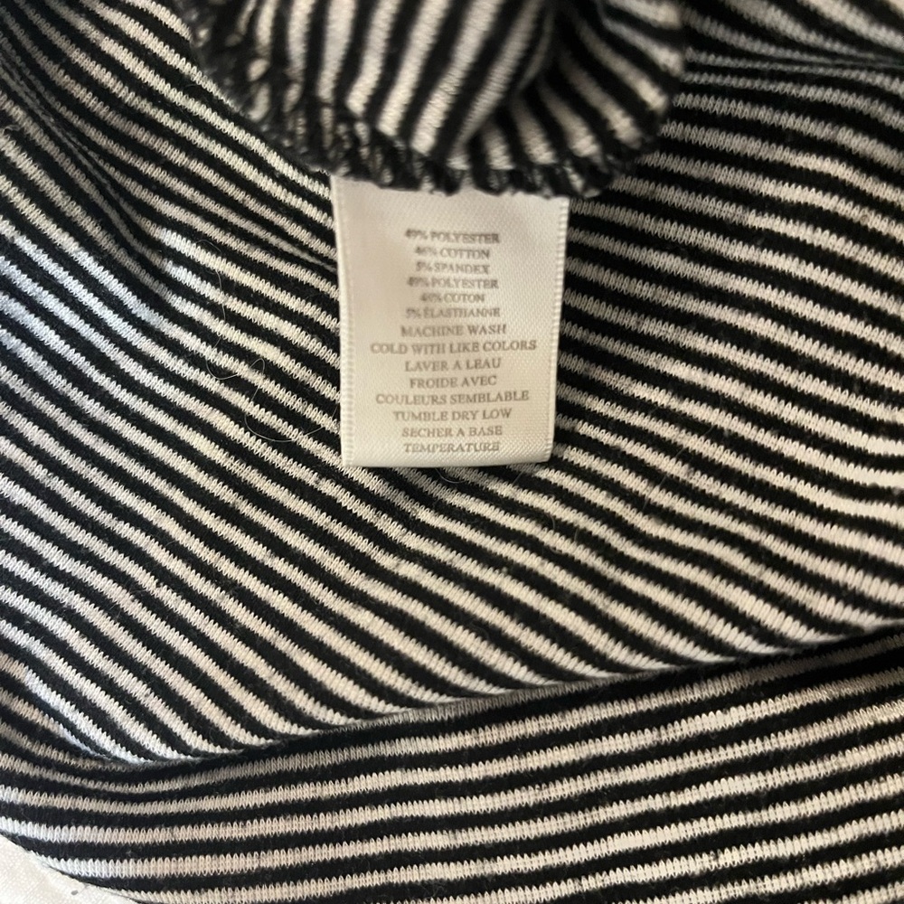 Striped Backless Flowy top - Picture 3 of 3